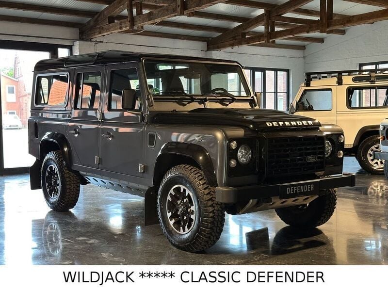Gebraucht Land Rover Defender Adventure 122 PS (89 kW) 2016 Grey metallic SUV