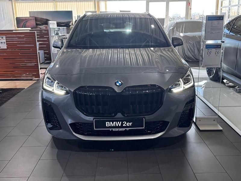 Gebraucht BMW 220 Active Tourer M Sport 150 PS (110 kW) 2026 Skyscraper grau metallic Van / Kleinbus
