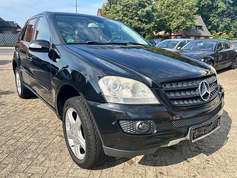 Schwarz Gebraucht 2006 Mercedes ML280 SUV | 4.790 € (Etwas zu teuer) - Bild 1/4
