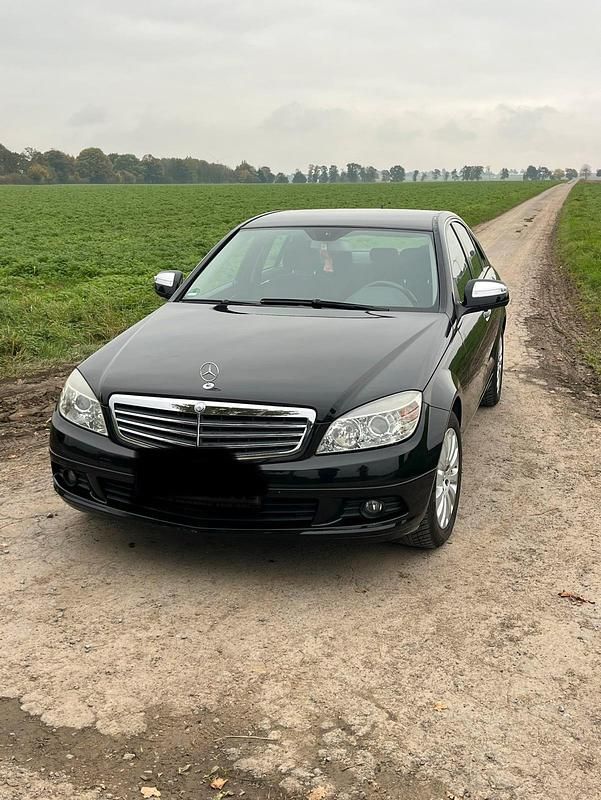 Schwarz Gebraucht 2008 Mercedes C180 Classic Limousine | 3.300 € (Superpreis) - Bild 1/4