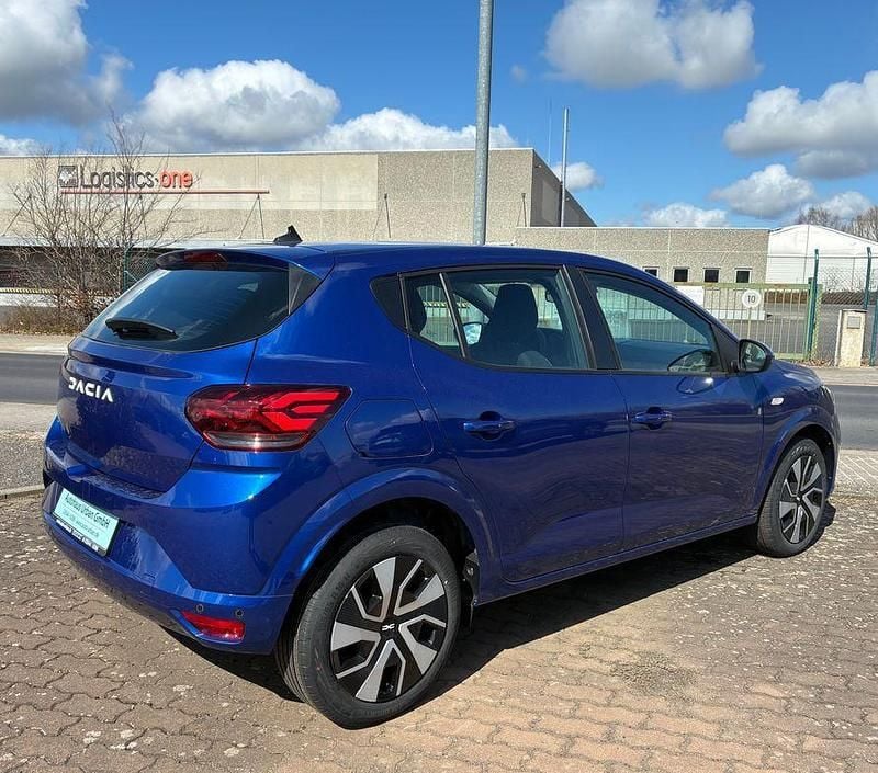 Gebraucht Dacia Sandero 90 PS (66 kW) 2024 Blau Kleinwagen