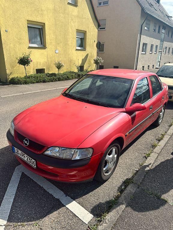 Rot Gebraucht 1999 Opel Vectra Limousine | 2.500 € (Etwas zu teuer) - Bild 1/4