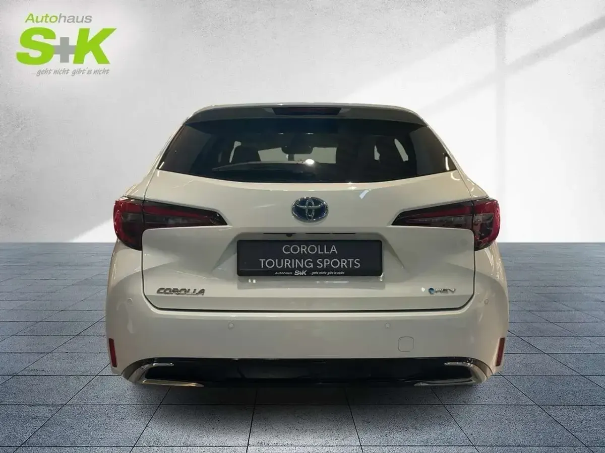 Neu Toyota Corolla 141 PS (103 kW) 2026 Weiß Kombi
