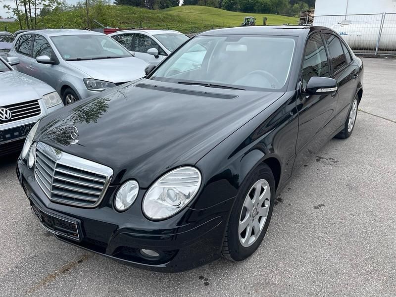 Gebraucht Mercedes E200 184 PS (135 kW) 2007 Schwarz Limousine