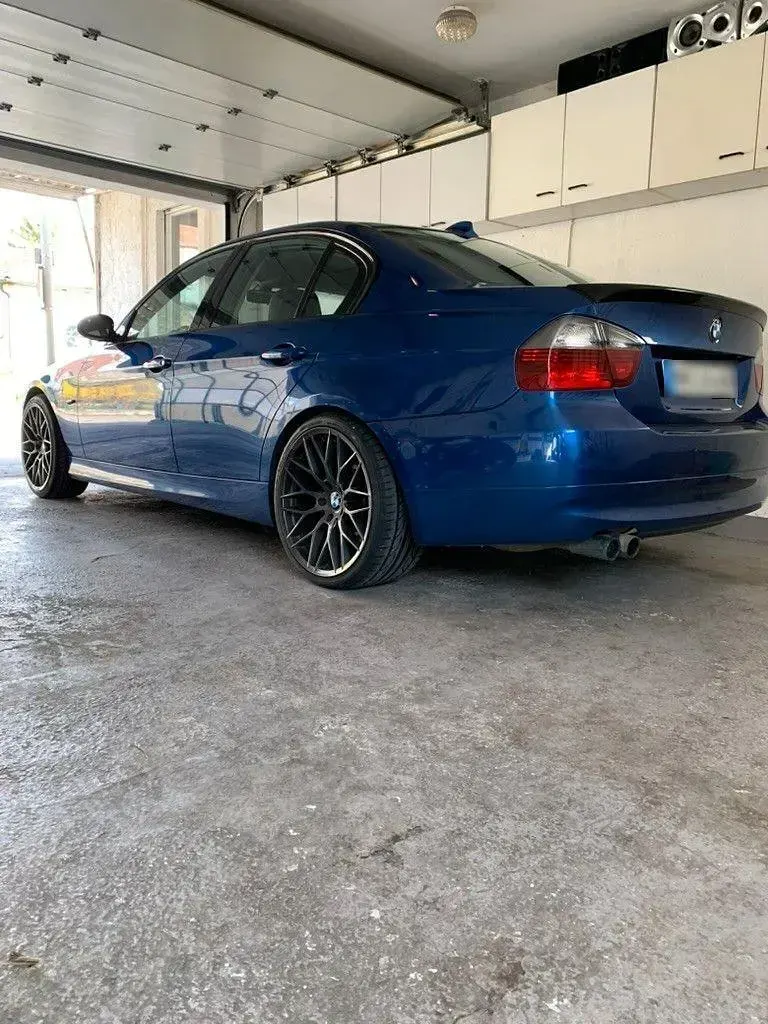 Gebraucht BMW 325 197 PS (144 kW) 2007 Blau Limousine