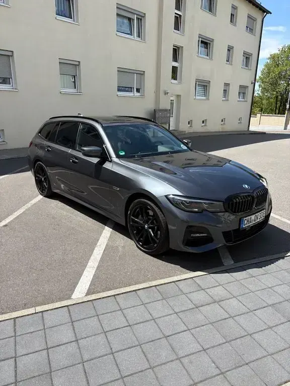 Gebraucht BMW 330e M Sport 292 PS (214 kW) 2021 Silber Kombi