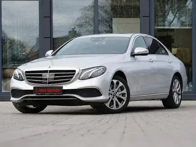 Gebraucht Mercedes E400 Exclusive 333 PS (244 kW) 2017 Iridiumsilber Limousine