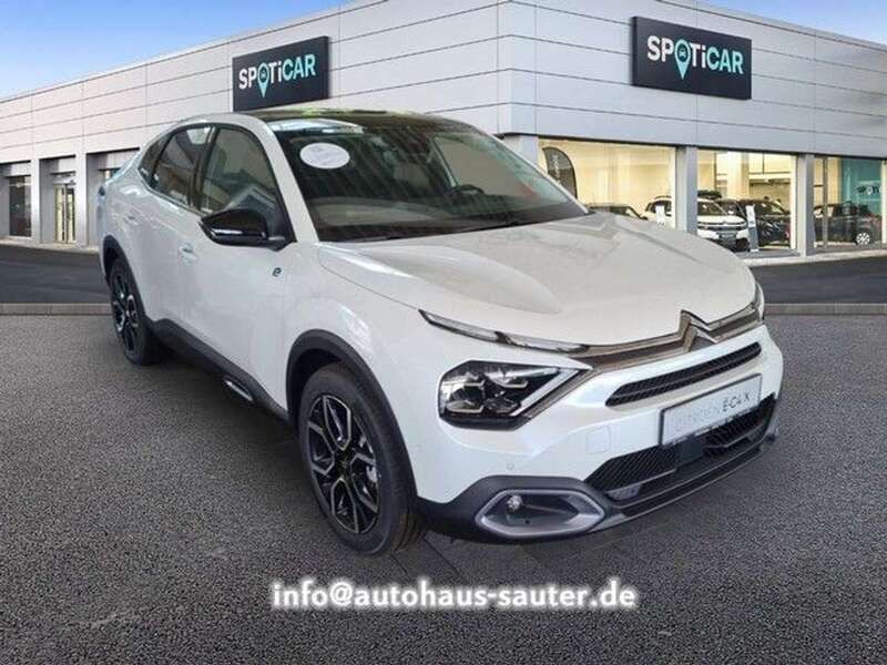 Gebraucht Citroën e-C4 Shine 100 kW (136 PS) 2023 Perlmuttweiß perlmutt lackier Limousine