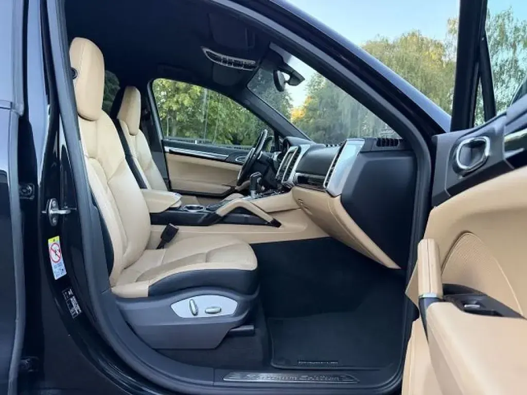 Gebraucht Porsche Cayenne 245 PS (180 kW) 2014 Tiefschwarz (metallic) SUV