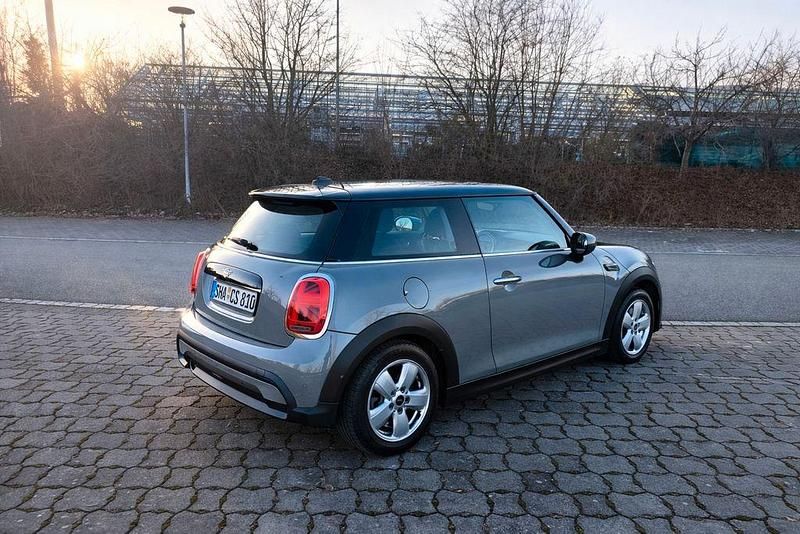 Używany Mini Cooper Essential 136 KM (100 kW) 2022 Szary Hatchback
