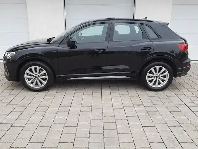 Gebraucht Audi Q3 Ambiente 240 PS (176 kW) 2022 Andere SUV