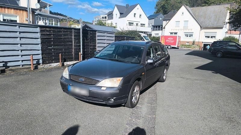 Grau Gebraucht 2002 Ford Mondeo Futura Kombi | 600 € (Guter Preis) - Bild 1/4