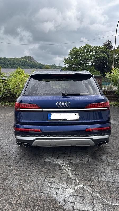 Blau Gebraucht 2020 Audi SQ7 SUV | 51.000 € (Superpreis) - Bild 1/4