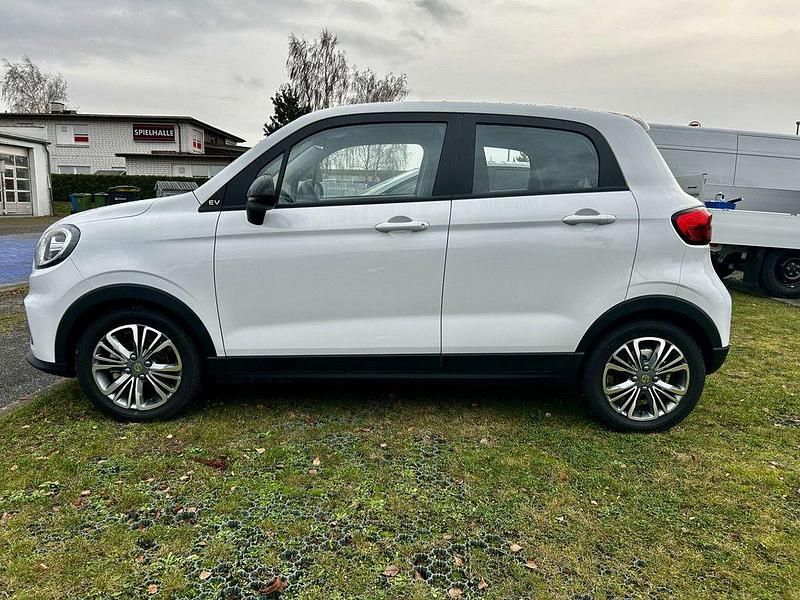 Neu Leapmotor T03 69 kW (95 PS) 2025 Weiß Kleinwagen
