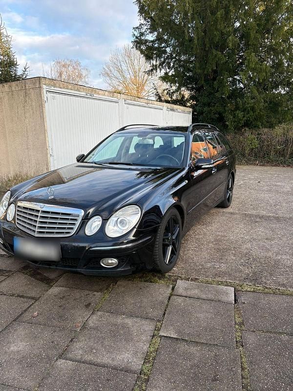 Gebraucht Mercedes E280 190 PS (139 kW) 2011 Schwarz Kombi