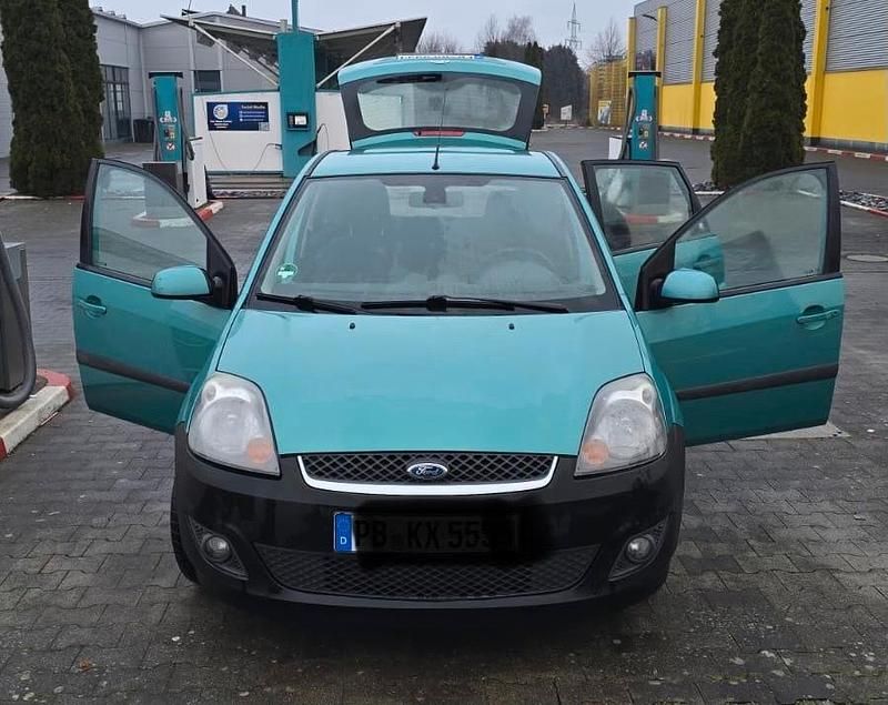 Grün Gebraucht 2007 Ford Fiesta Kleinwagen | 2.500 € (Fairer Preis) - Bild 1/4