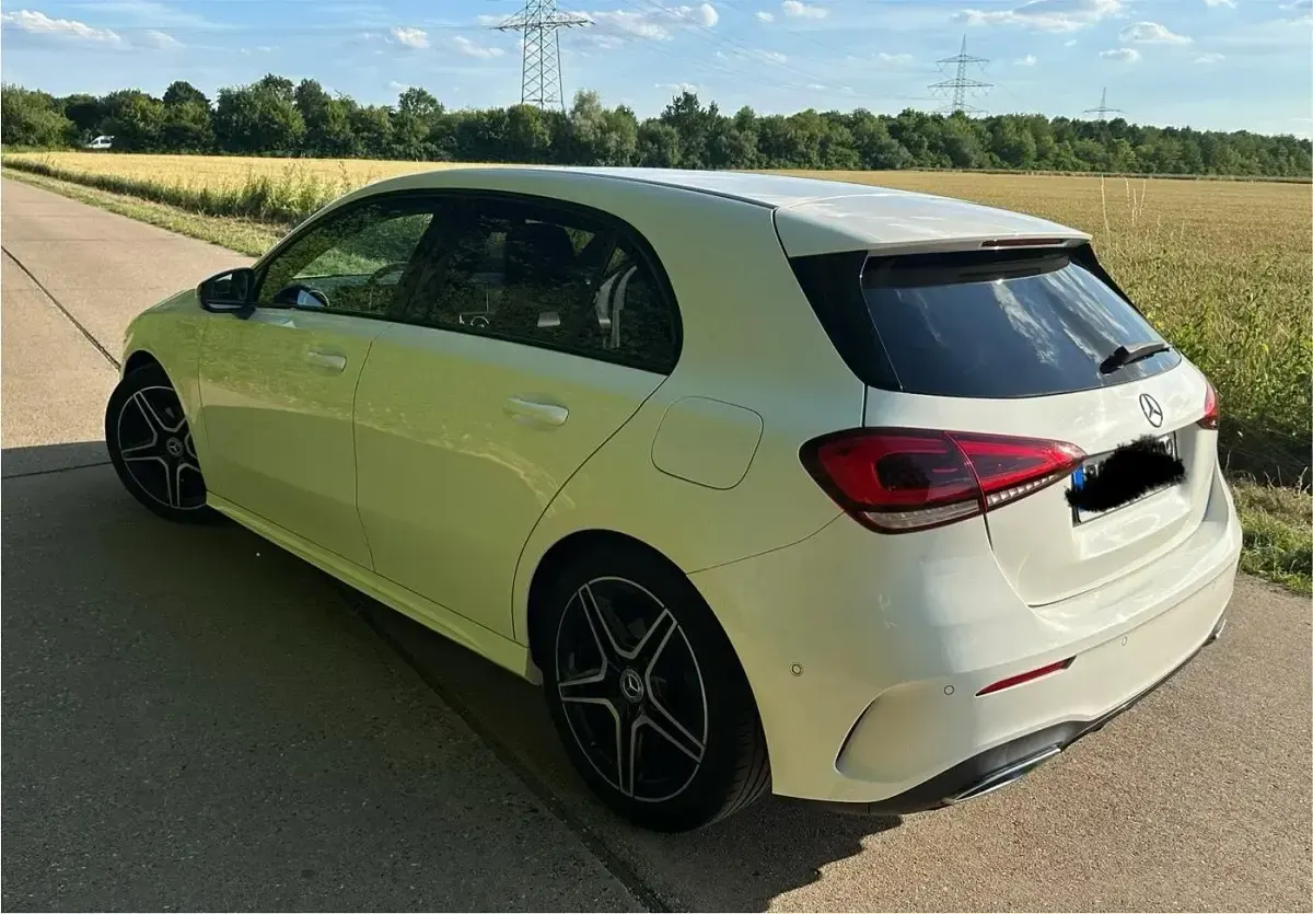 Gebraucht Mercedes A180 136 PS (100 kW) 2020 Weiß Kleinwagen