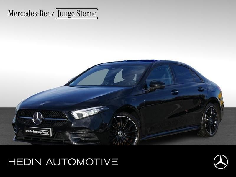 Schwarz Gebraucht 2022 Mercedes A250 AMG Limousine | 24.900 € (Guter Preis) - Bild 1/4