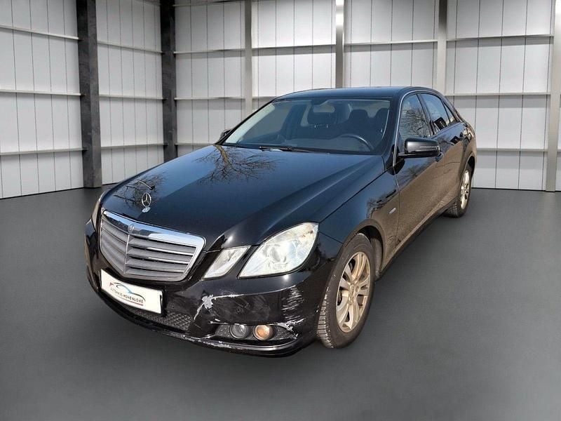 Gebraucht Mercedes E220 170 PS (125 kW) 2011 Schwarz Limousine