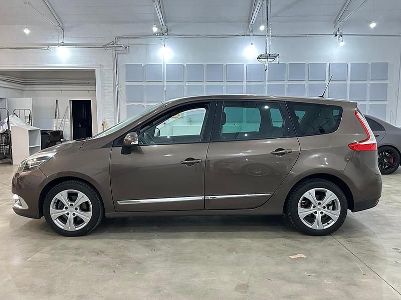 Gebraucht Renault Mégane 110 PS (80 kW) 2012 Braun Van / Kleinbus