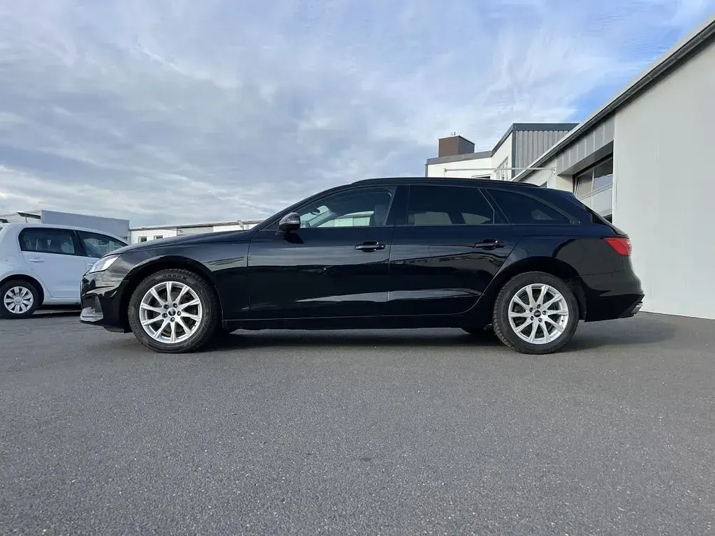 Gebraucht Audi A4 150 PS (110 kW) 2022 Mythosschwarz Kombi