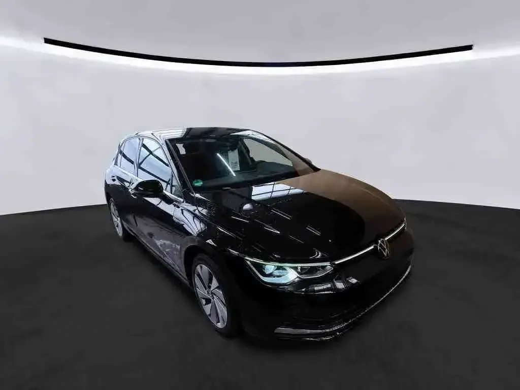 Gebraucht VW Golf VIII Style 131 PS (96 kW) 2024 Grenadillschwarz (metallic) Limousine