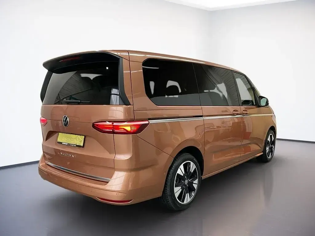 Gebraucht VW Multivan Style 150 PS (110 kW) 2024 Braun Van / Kleinbus