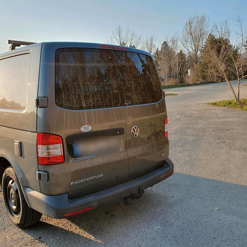 Gebraucht VW Transporter 140 PS (102 kW) 2013 Grau Van