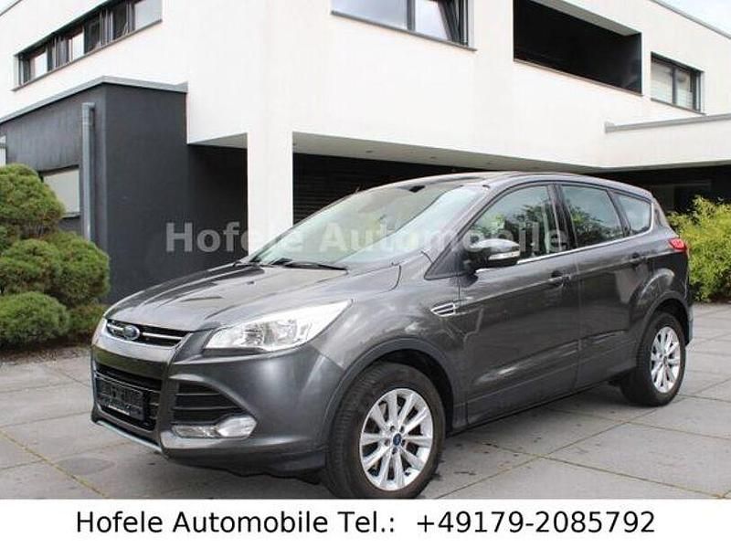 Grau Gebraucht 2015 Ford Kuga Titanium SUV | 9.950 € (Guter Preis) - Bild 1/4