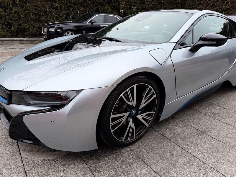 Gebraucht BMW i8 Performance 362 PS (266 kW) 2019 Silber Coupé