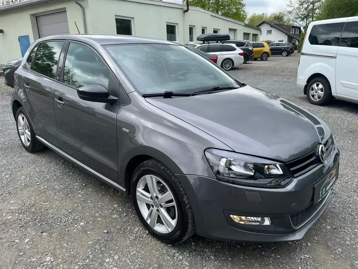 Gebraucht VW Polo 90 PS (66 kW) 2012 Grau Kleinwagen