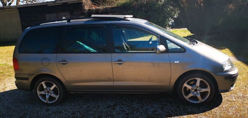 Grau Gebraucht 2005 Seat Alhambra Sport Van / Kleinbus | 5.500 € (Teuer) - Bild 1/4