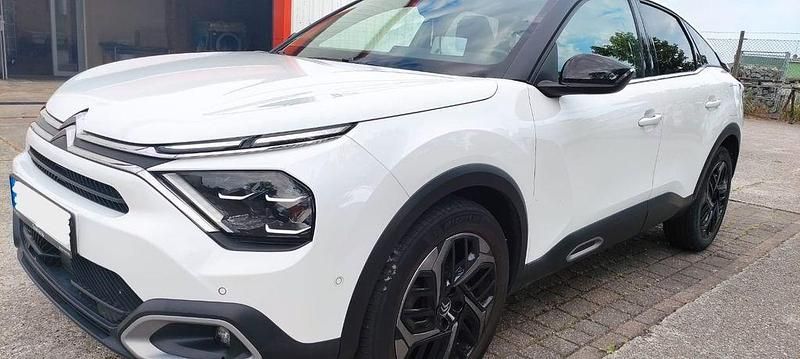 Weiß Gebraucht 2020 Citroën C4 PureTech Limousine | 17.100 € (Fairer Preis) - Bild 1/4