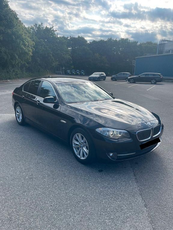 Schwarz Gebraucht 2011 BMW 530 Limousine | 13.500 € (Guter Preis) - Bild 1/4