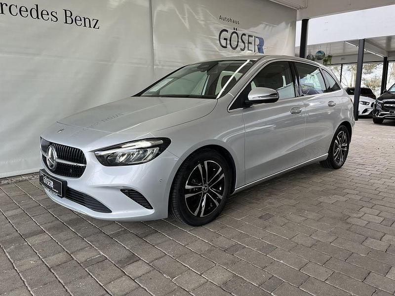 Gebraucht Mercedes B180 Progressive 136 PS (100 kW) 2023 Silber Kleinwagen