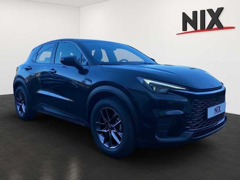 Neu Lexus LBX 136 PS (100 kW) 2026 Dark blue m m SUV