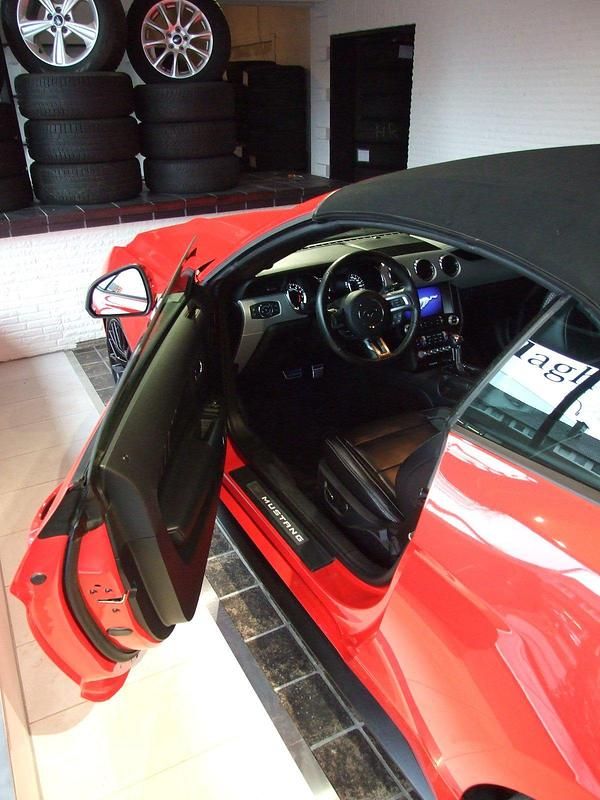 Gebraucht Ford Mustang GT 421 PS (309 kW) 2017 Rot Cabrio