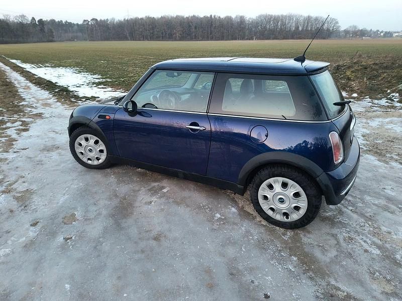 Gebraucht Mini ONE 90 PS (66 kW) 2005 Blau Kleinwagen