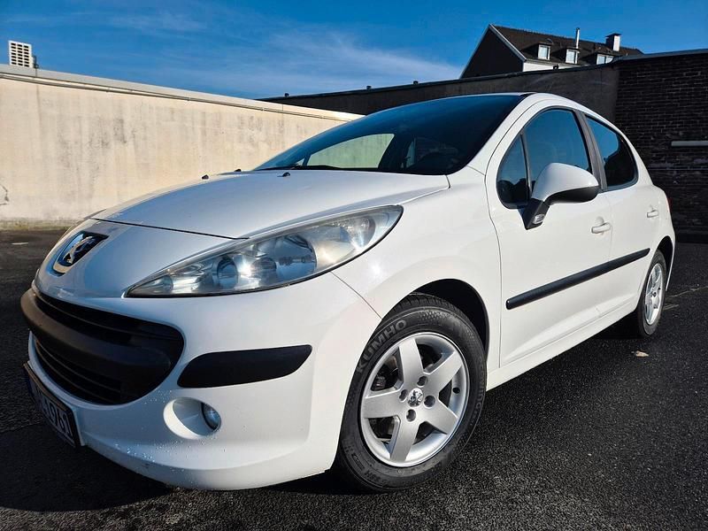Weiß Gebraucht 2009 Peugeot 207 Kleinwagen | 2.700 € (Etwas zu teuer) - Bild 1/4