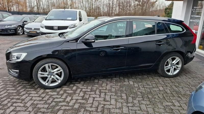 Gebraucht Volvo V60 220 PS (161 kW) 2017 Schwarz Kombi