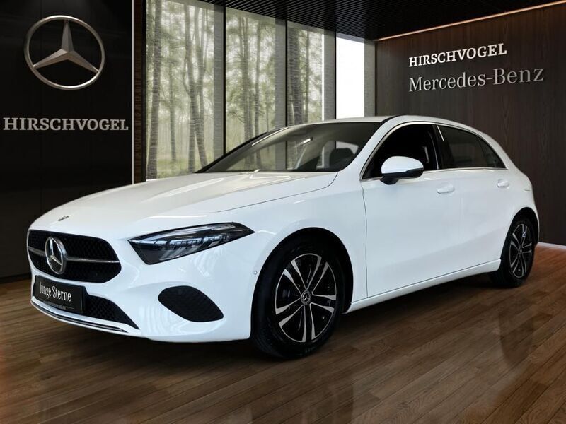 Weiß Gebraucht 2024 Mercedes A200 Progressive Kleinwagen | 27.870 € (Guter Preis) - Bild 1/4