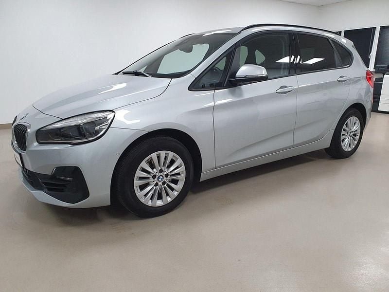 Silber Gebraucht 2020 BMW 218 Active Tourer Advantage Van / Kleinbus | 17.990 € (Fairer Preis) - Bild 1/4