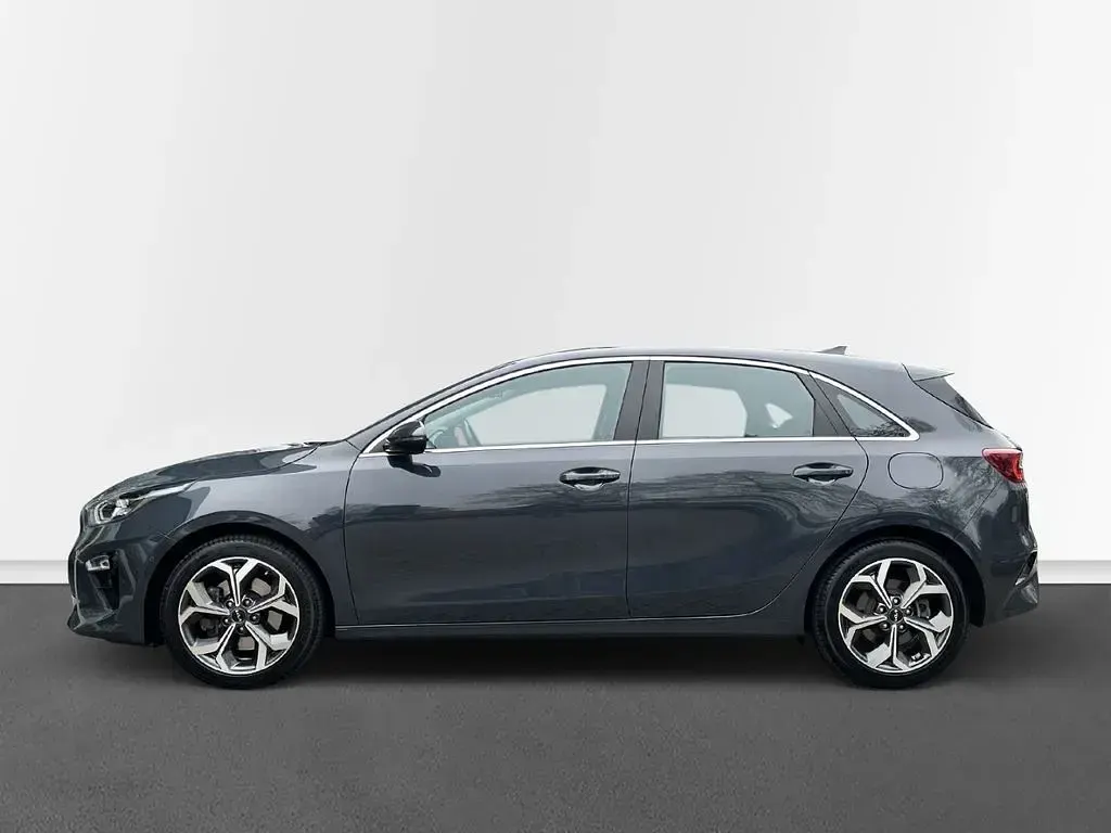 Gebraucht Kia Ceed Spirit 160 PS (117 kW) 2022 Grau Kleinwagen