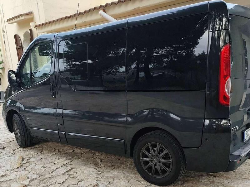 Schwarz Gebraucht 2006 Opel Vivaro Van | 12.500 € - Bild 1/4