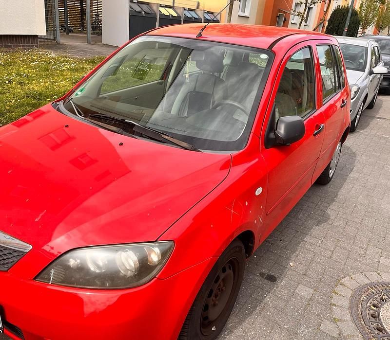 Second-hand Mazda 2 75 CP (55 kW) 2006 Roșu Hatchback