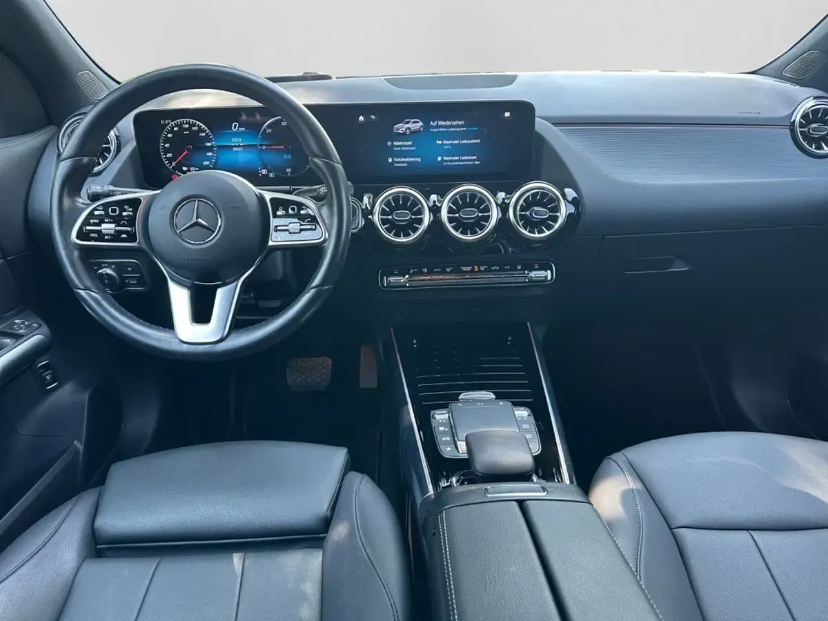 Gebraucht Mercedes EQA250 Night 102 kW (140 PS) 2022 Digitalweiß SUV