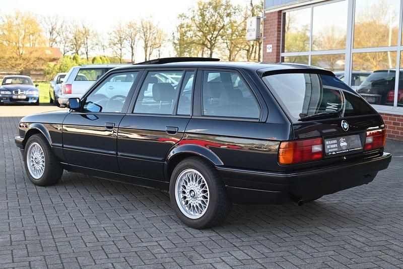 Gebraucht BMW 316 Sport Line 99 PS (72 kW) 1994 Schwarz Limousine