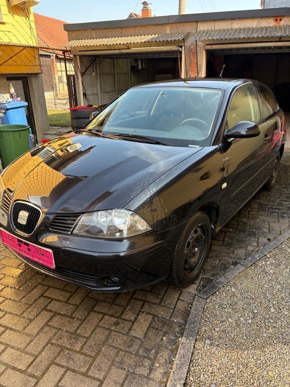 Schwarz Gebraucht 2005 Seat Ibiza Limousine | 1.700 € (Fairer Preis) - Bild 1/4