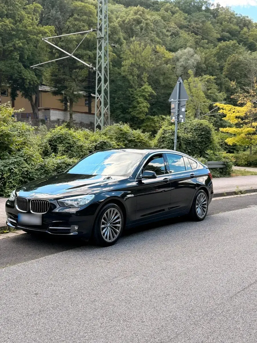 Gebraucht BMW 530 245 PS (180 kW) 2010 Schwarz Limousine