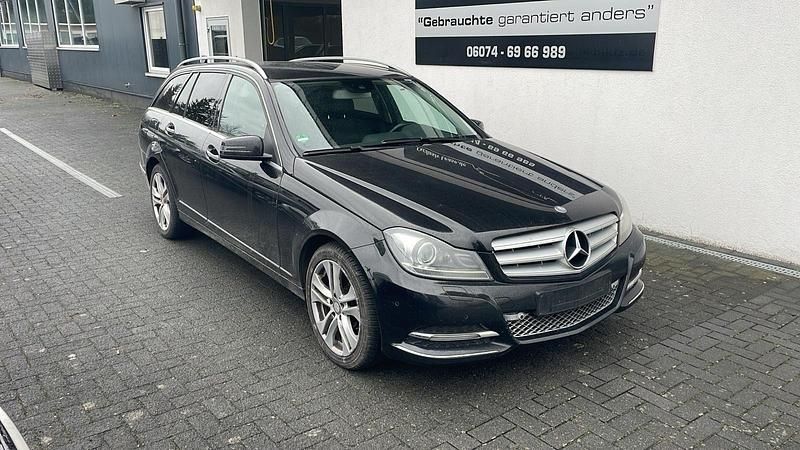 Gebraucht Mercedes C220 170 PS (125 kW) 2013 Schwarz Kombi